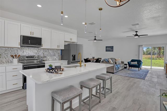 660 YARDLEY STREET SW, Palm Bay, FL 32908