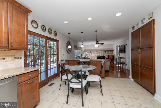 6 TEDDINGTON WAY, Mount Laurel, NJ 08054