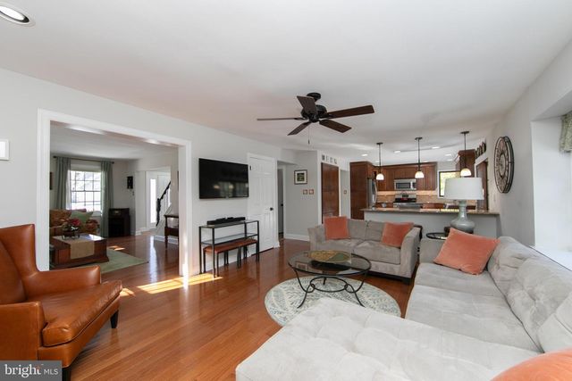 6 TEDDINGTON WAY, Mount Laurel, NJ 08054