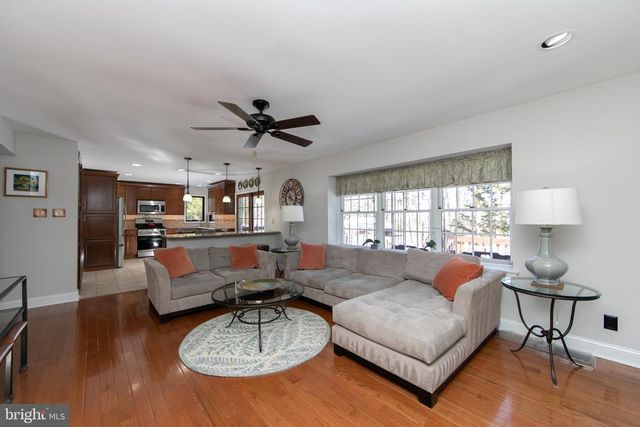 6 TEDDINGTON WAY, Mount Laurel, NJ 08054