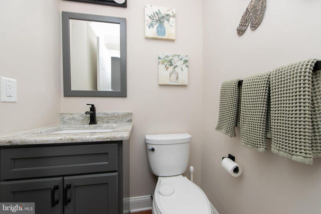 6 TEDDINGTON WAY, Mount Laurel, NJ 08054