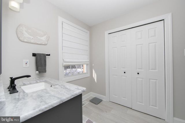 6 TEDDINGTON WAY, Mount Laurel, NJ 08054