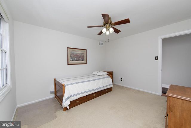 6 TEDDINGTON WAY, Mount Laurel, NJ 08054