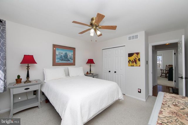 6 TEDDINGTON WAY, Mount Laurel, NJ 08054