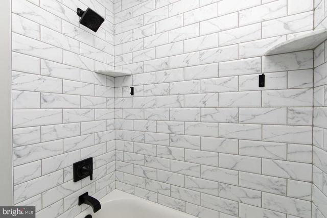 6 TEDDINGTON WAY, Mount Laurel, NJ 08054