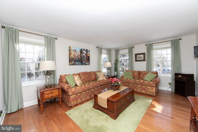 6 TEDDINGTON WAY, Mount Laurel, NJ 08054