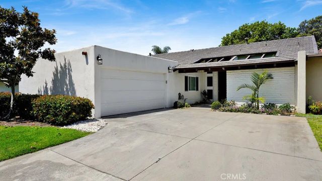 2211 Fortuna, Newport Beach, CA 92660