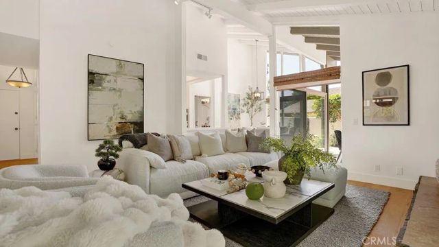 2211 Fortuna, Newport Beach, CA 92660