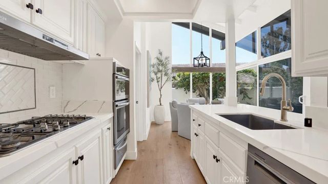 2211 Fortuna, Newport Beach, CA 92660