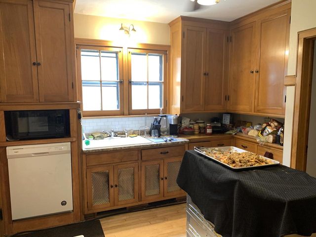 7102 W Wisconsin AVENUE, Wauwatosa, WI 53213