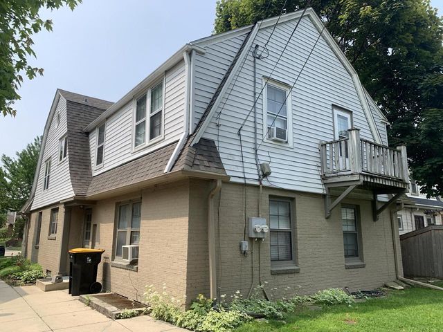 7102 W Wisconsin AVENUE, Wauwatosa, WI 53213