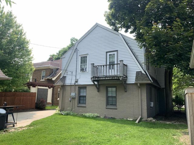 7102 W Wisconsin AVENUE, Wauwatosa, WI 53213