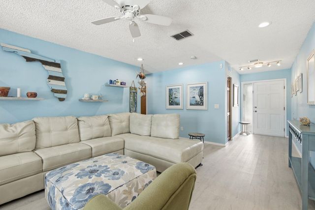 3047 CASCADE DRIVE, Clearwater, FL 33761