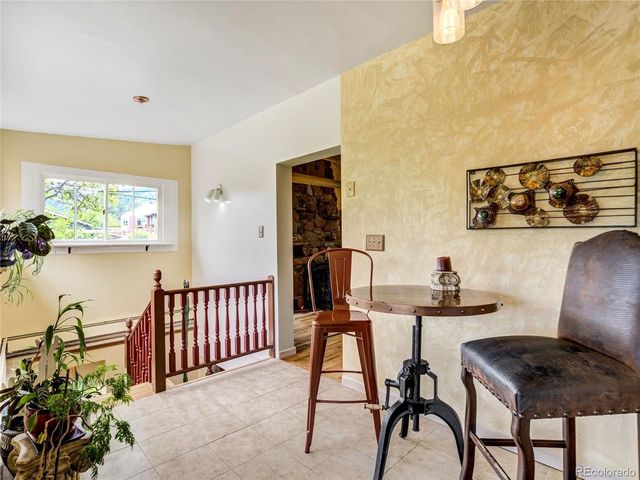 902 High Rd, Manitou Springs, CO 80829