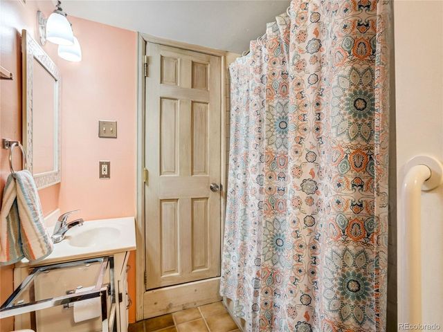 902 High Rd, Manitou Springs, CO 80829