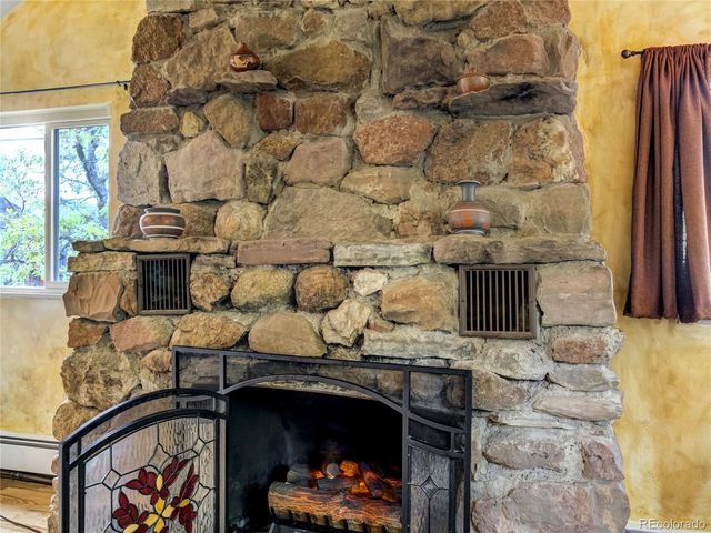 902 High Rd, Manitou Springs, CO 80829