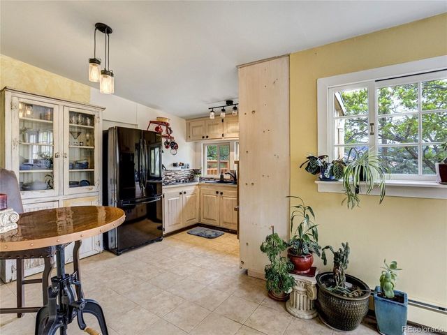 902 High Rd, Manitou Springs, CO 80829