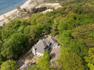 690 Dunegrass Circle Drive, Saugatuck, MI 49453