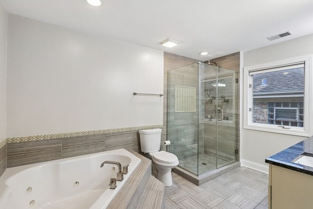 2811 N 75th Avenue, Elmwood Park, IL 60707