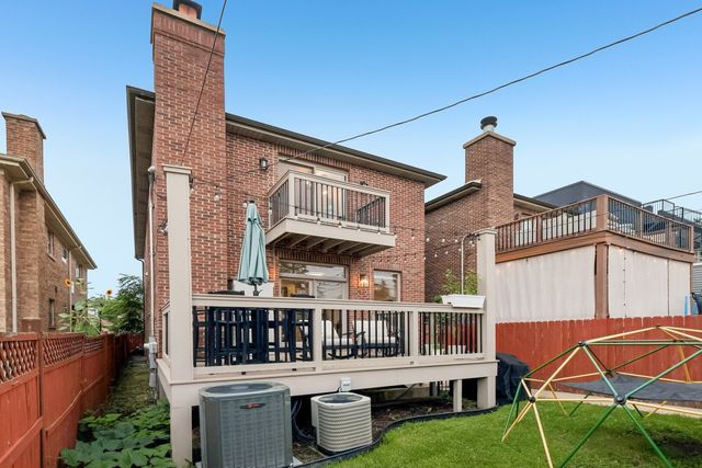 2811 N 75th Avenue, Elmwood Park, IL 60707