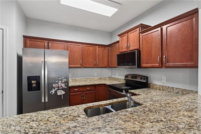 206 Blue Heron TRL, Carrollton, VA 23314