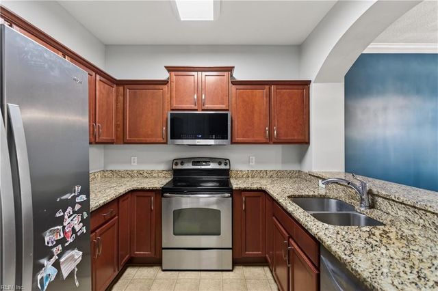 206 Blue Heron TRL, Carrollton, VA 23314