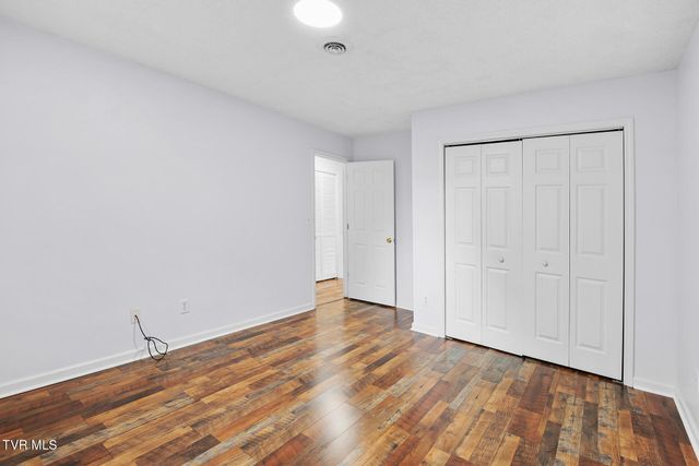 403 East M Street 403, Elizabethton, TN 37643