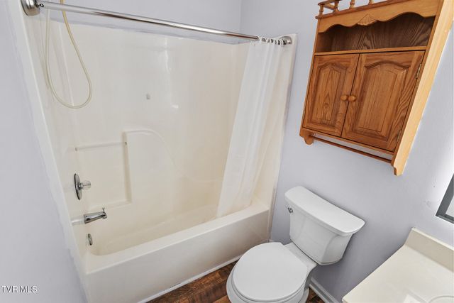 403 East M Street 403, Elizabethton, TN 37643