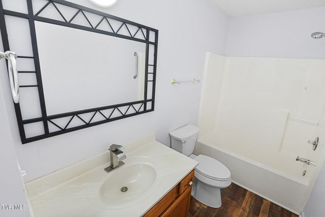 403 East M Street 403, Elizabethton, TN 37643