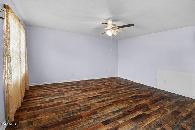 403 East M Street 403, Elizabethton, TN 37643