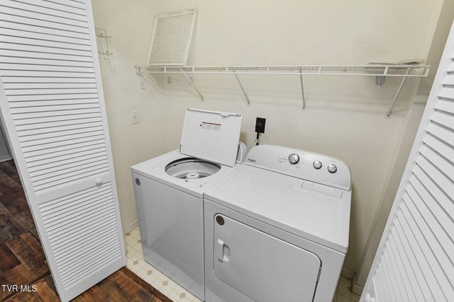 403 East M Street 403, Elizabethton, TN 37643