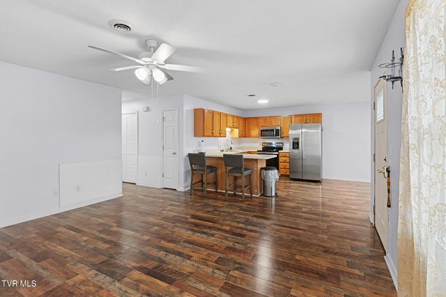 403 East M Street 403, Elizabethton, TN 37643