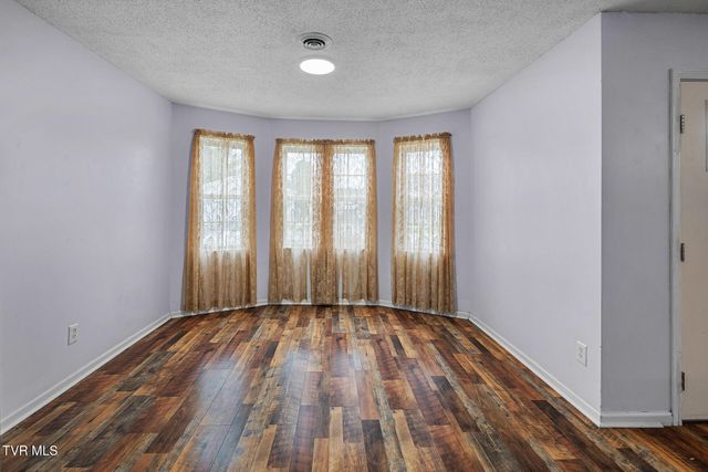 403 East M Street 403, Elizabethton, TN 37643
