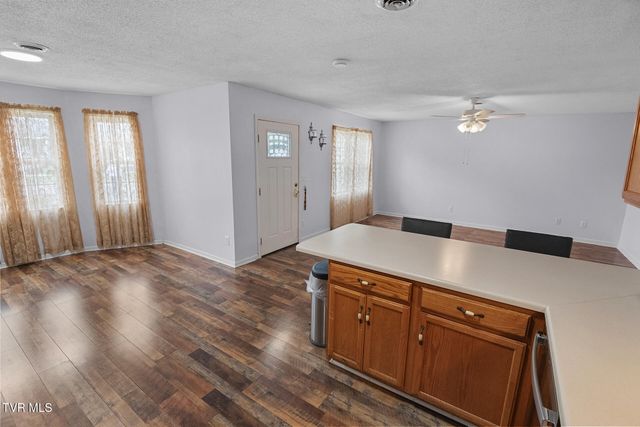 403 East M Street 403, Elizabethton, TN 37643