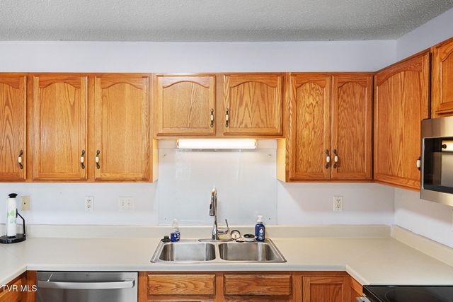 403 East M Street 403, Elizabethton, TN 37643