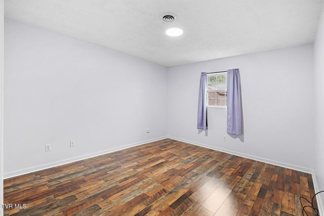 403 East M Street 403, Elizabethton, TN 37643