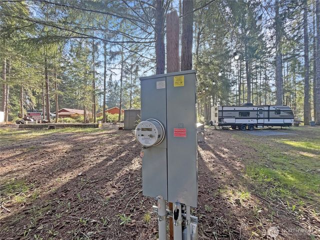 1220 N Cod Place, Hoodsport, WA 98548