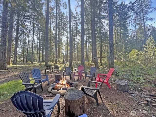 1220 N Cod Place, Hoodsport, WA 98548