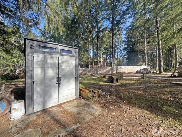 1220 N Cod Place, Hoodsport, WA 98548