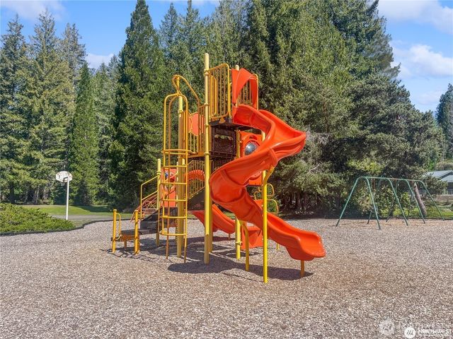 1220 N Cod Place, Hoodsport, WA 98548
