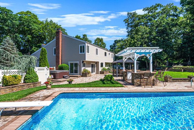 174 Dix Hills Road, Dix Hills, NY 11746