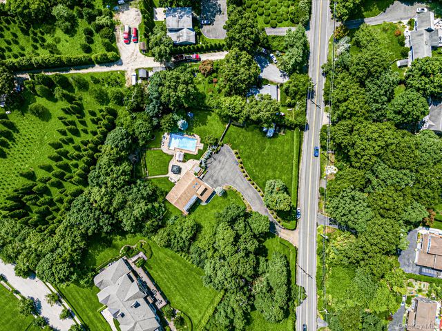 174 Dix Hills Road, Dix Hills, NY 11746