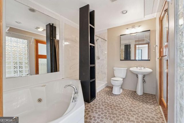 1023 Riverbend Club Drive SE 23, Atlanta, GA 30339