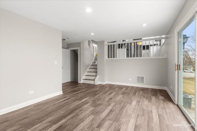 43 N Walnut Court, Streamwood, IL 60107