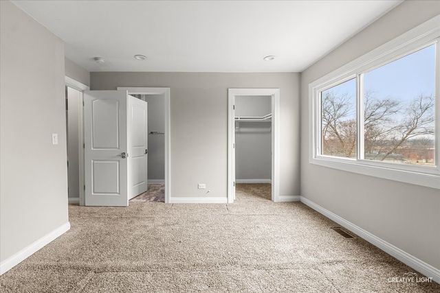 43 N Walnut Court, Streamwood, IL 60107