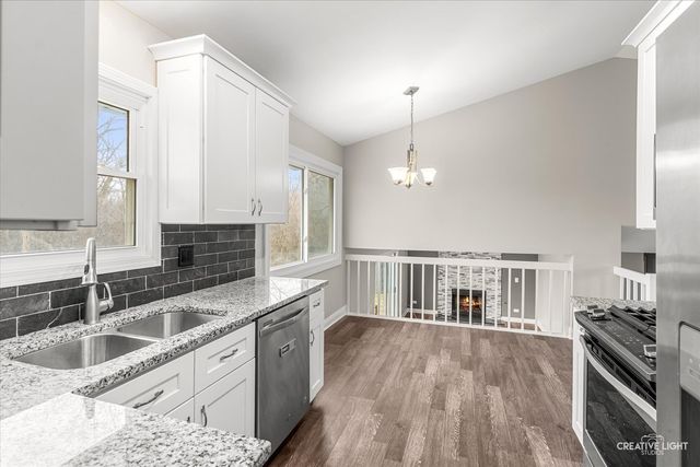 43 N Walnut Court, Streamwood, IL 60107