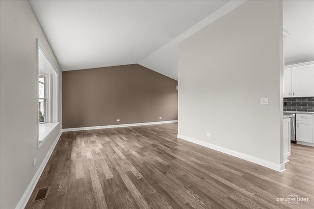 43 N Walnut Court, Streamwood, IL 60107