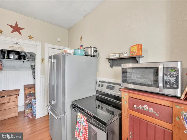 937 POTTSVILLE ST, Pottsville, PA 17901
