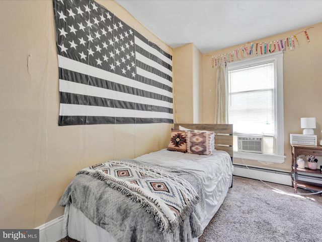 937 POTTSVILLE ST, Pottsville, PA 17901