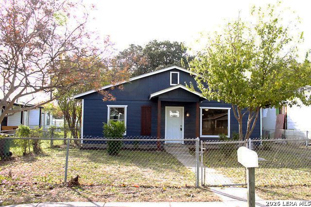 1006 Division, San Antonio, TX 78225